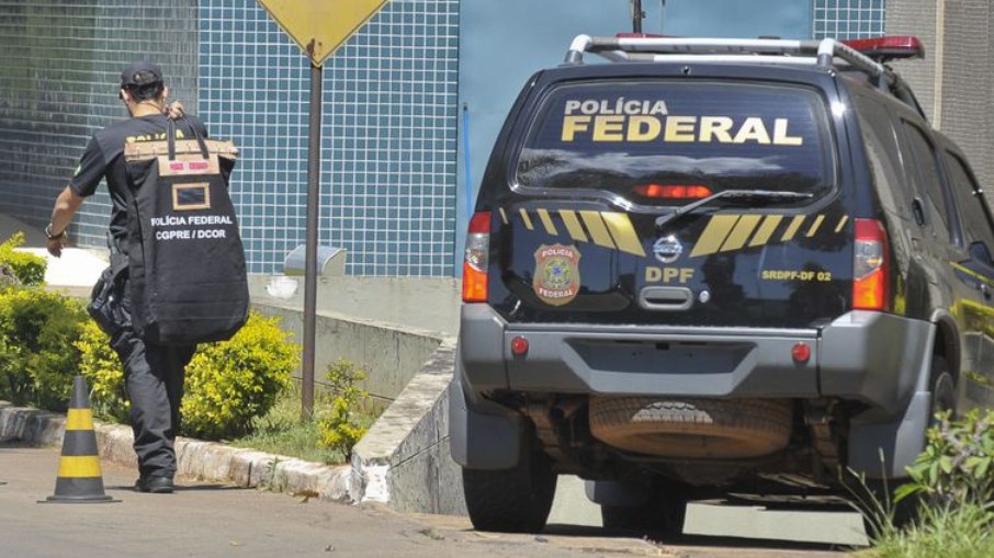 Polícia Federal faz operação contra lavagem de dinheiro procedente da exploração de bets
