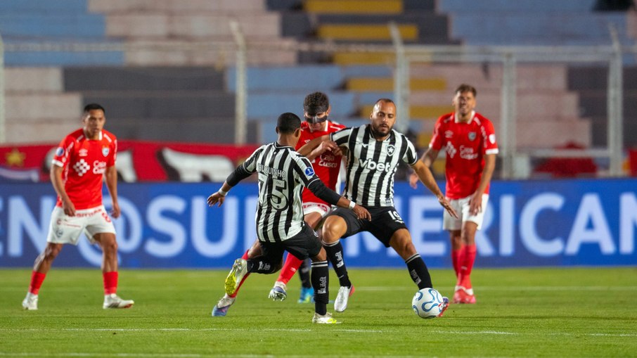 Imprensa peruana destaca massacre histórico contra o Botafogo: "6 a 1"
