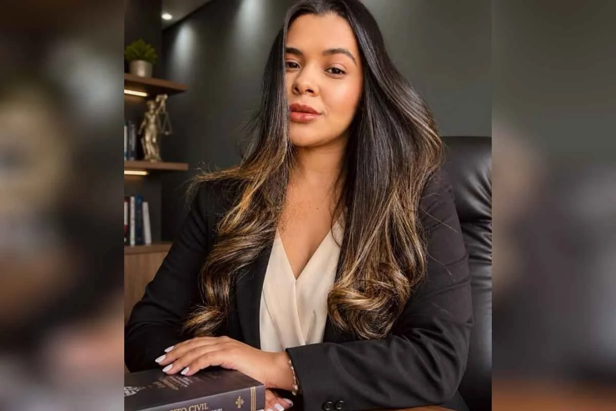 Aluna de direito que dá curso para evitar golpe é presa por dar golpe com namorado
