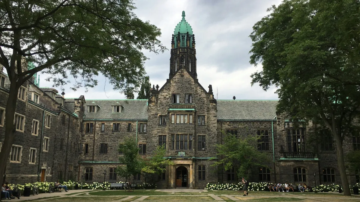 Canadá oferece bolsas de graduação integral a estudantes internacionais; saiba mais

