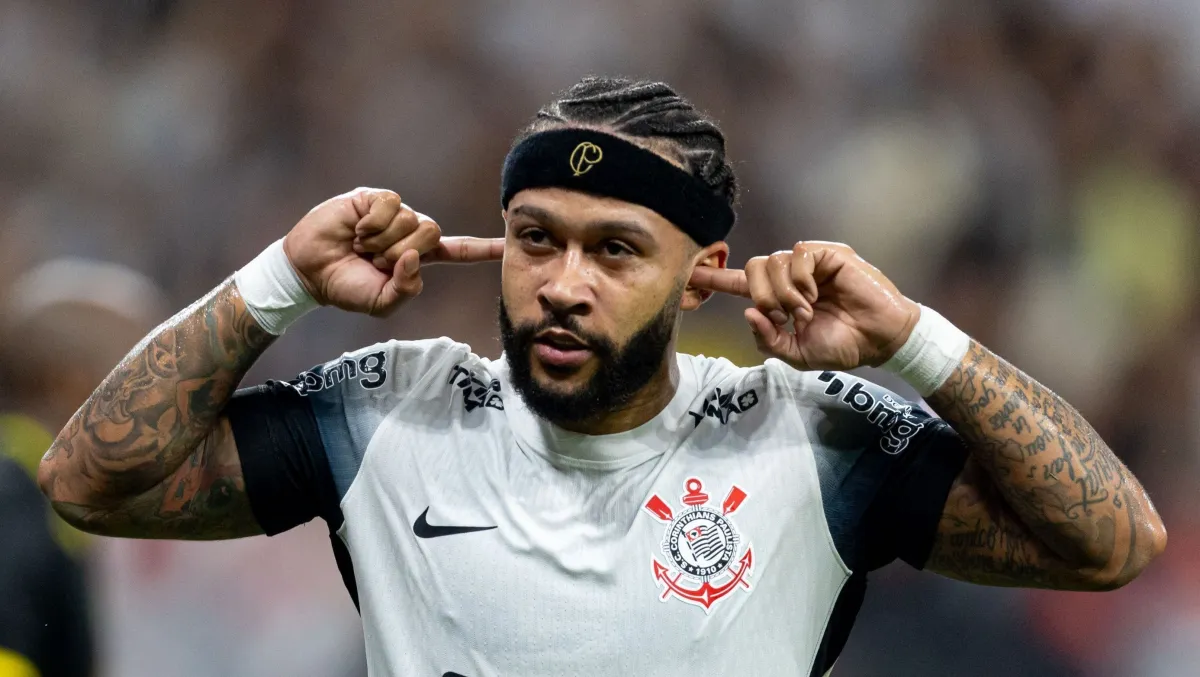 Memphis Depay celebra a renovação de contrato: "O Corinthians é gigante"

