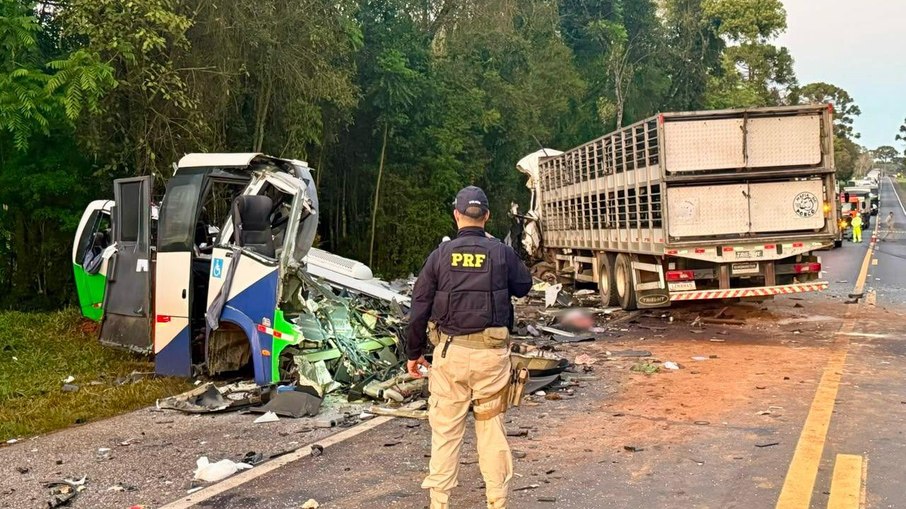 Acidente com 23 mortos no PR é o mais grave desde 2021, diz PRF