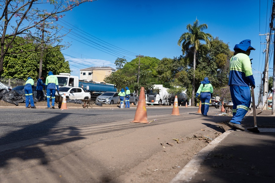 Semana encerra com frentes de limpeza em vários pontos de Porto Velho