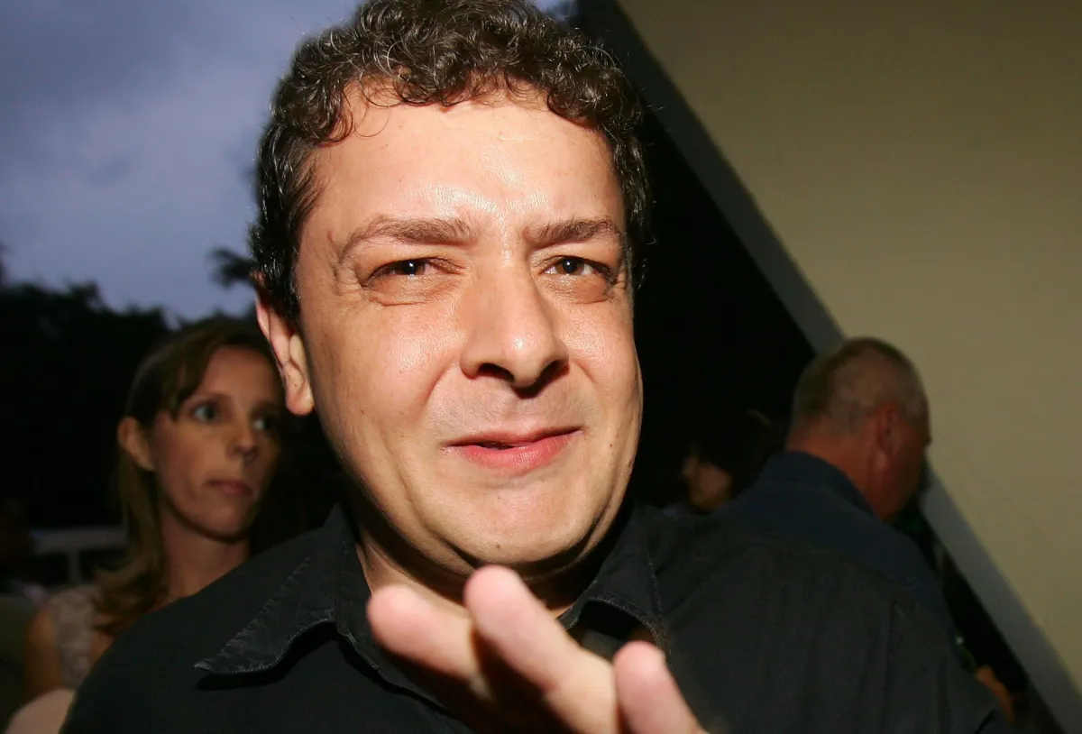 Novas mensagens apontam que Lulinha recebeu proprina de empresário e envolveu o "palácio"