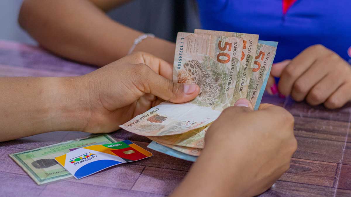 Caixa paga Bolsa Família de agosto a beneficiários com NIS de final 7