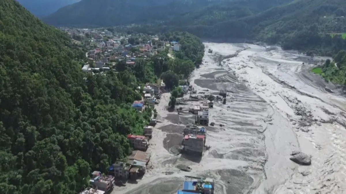 China alerta para alto risco de rompimento de barragem perto do Nepal após avalanche 
