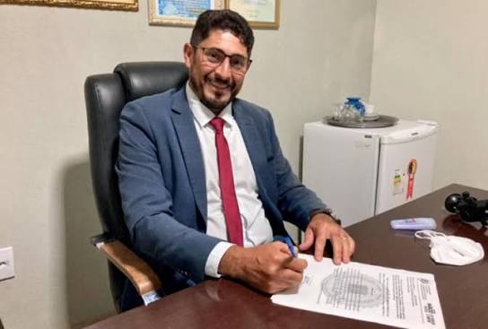Márcio Pacele destaca lei que garante reconstrução dentária a mulheres vítimas de violência