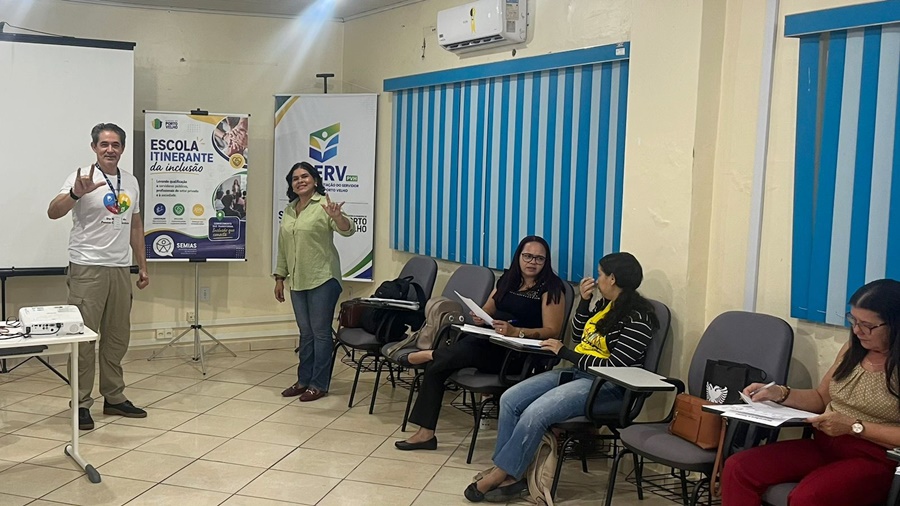 Prefeitura capacita servidores dos Cras em Libras para atendimento a pessoas surdas