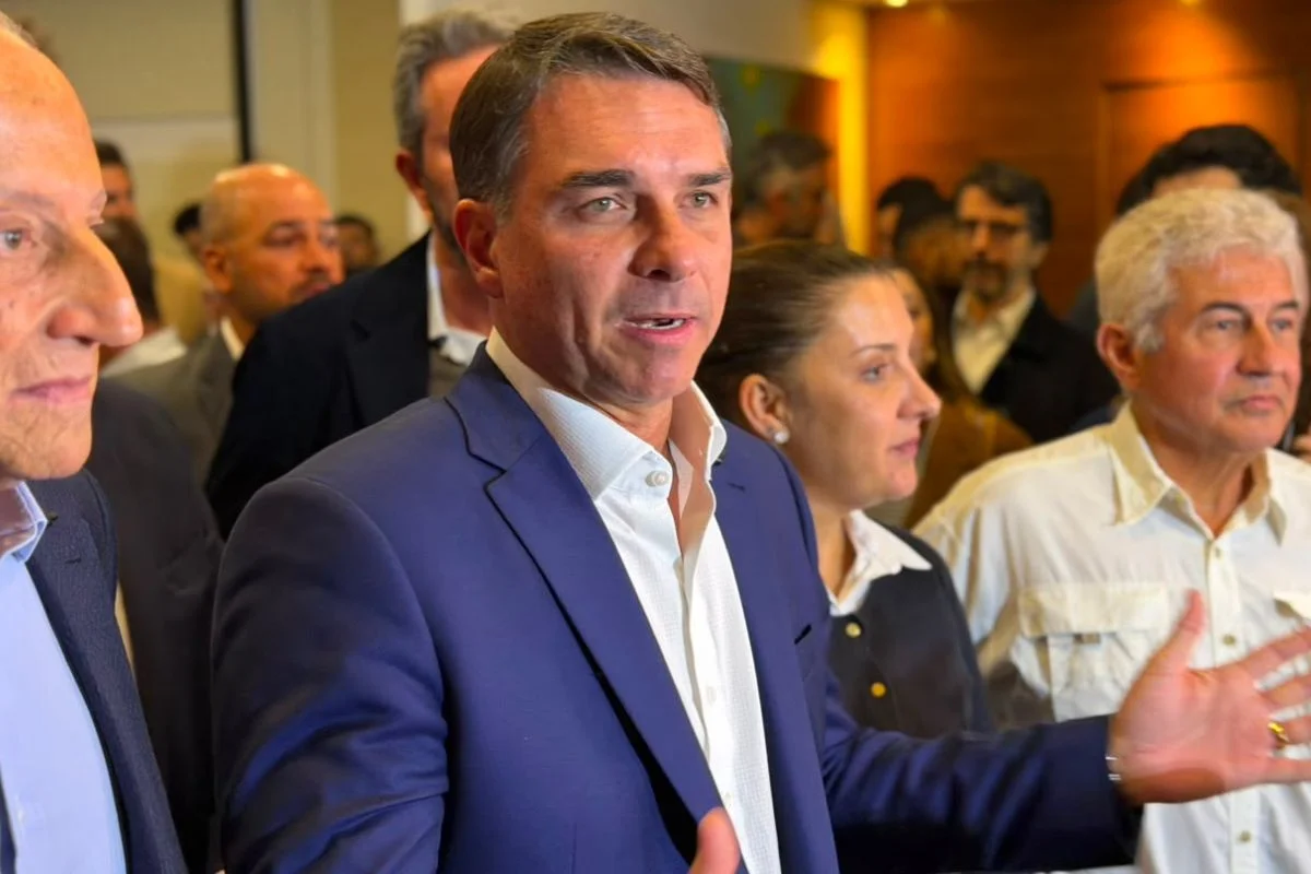 Flávio diz que Moraes, Alcolumbre e Dino articulam 'ação ilegal' contra ele antes da eleição
