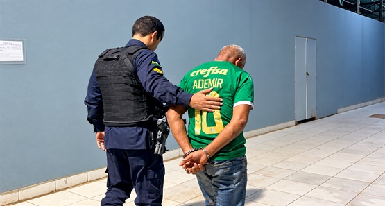 PM da reserva é preso após matar homem durante confusão em bar de Candeias