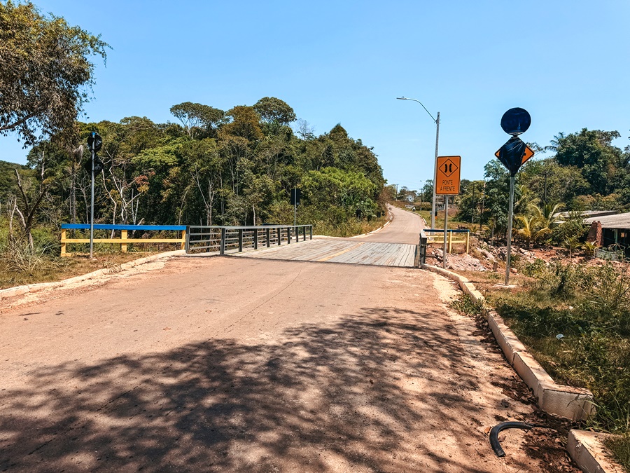 Lombadas serão instaladas nas duas extremidades de ponte na Estrada de Santo Antônio