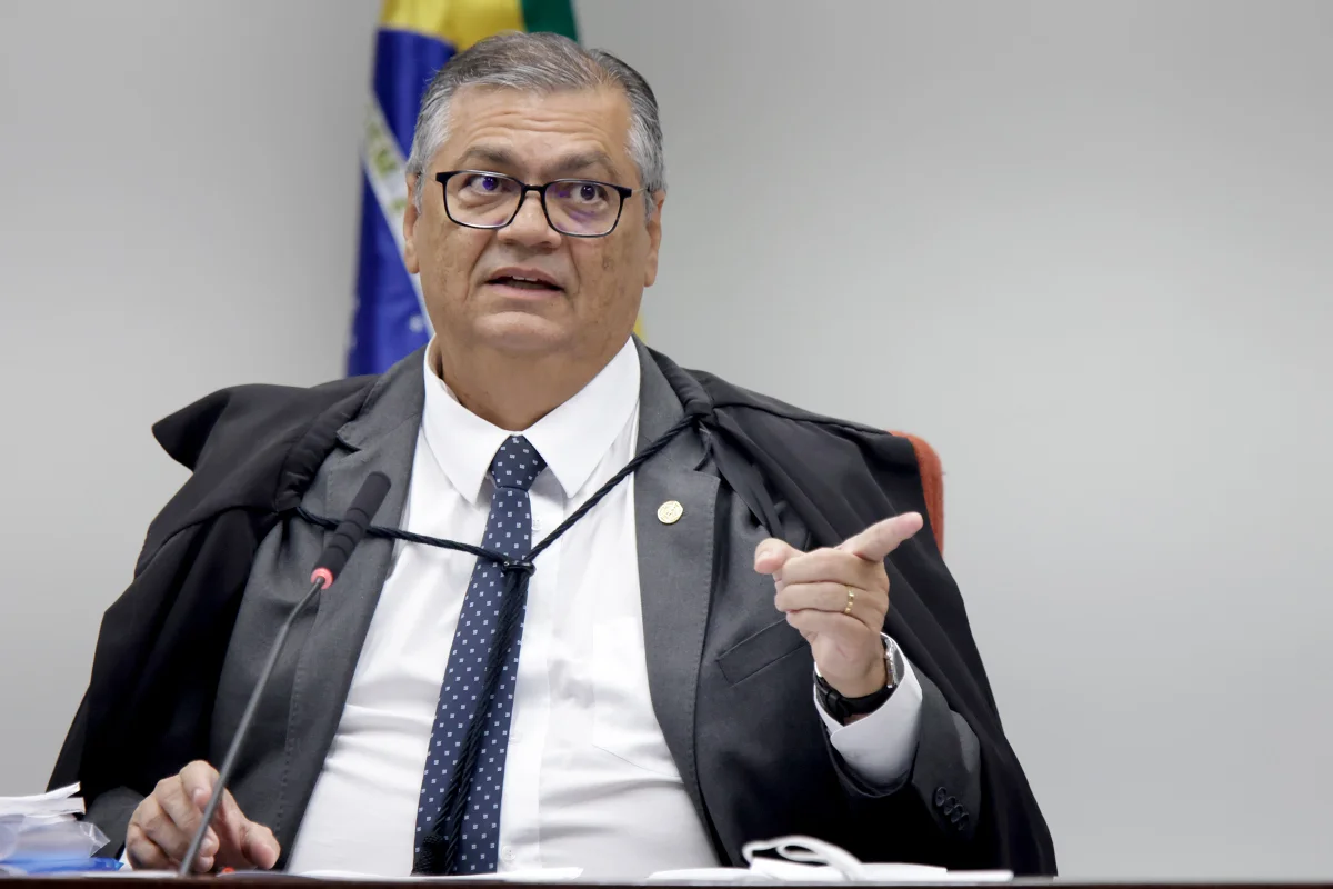 Dino "atropela" André, Fux e Marques e manda Andrei Rodrigues voltar para chefia da PF
