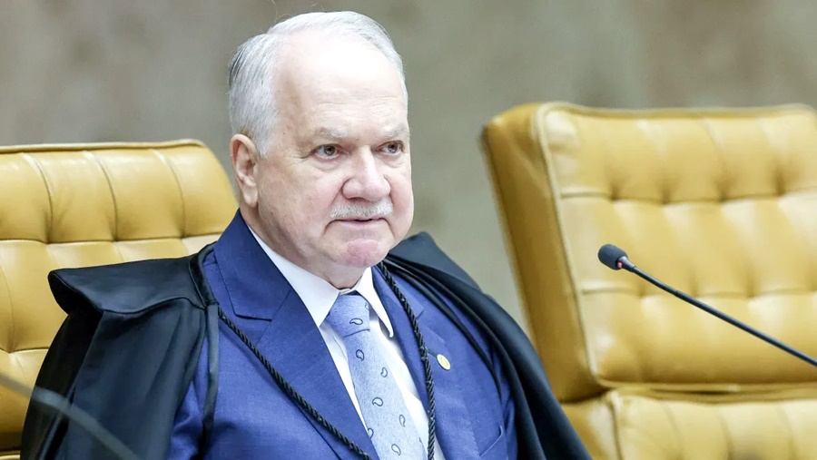 Edson Fachin dá 24h para Mendonça retirar sigilo total do caso Master