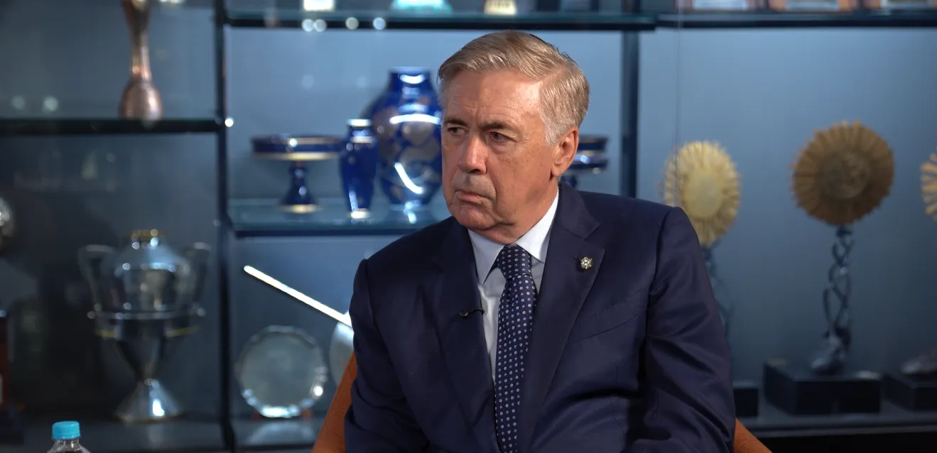 Ancelotti aponta "carência de meio-campistas" na Seleção Brasileira
