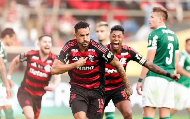 Flamengo avança em conversas por renovação com Danilo
