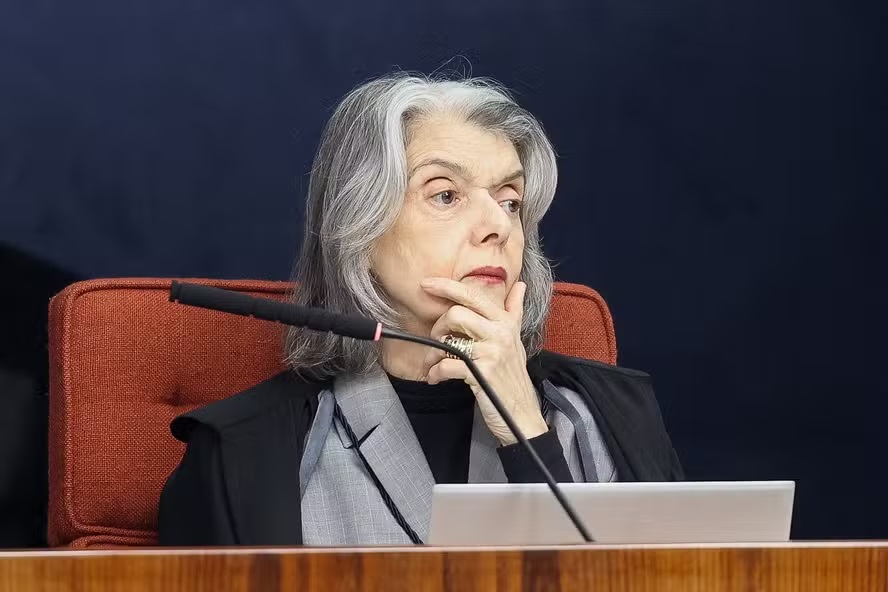 Cármen Lúcia pede desculpas ao povo Brasileiro e diz que STF causou "mal-estar cívico"