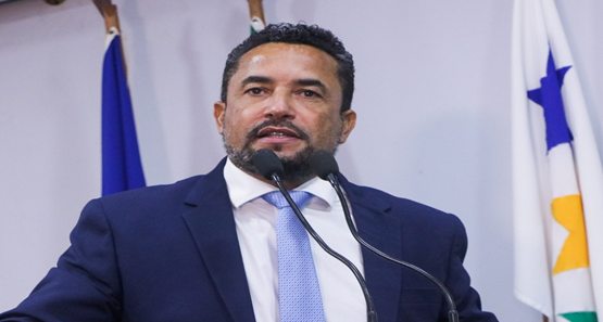 PF prende ex-prefeito Isaú Fonseca e encontra arsenal de armas na residência 
