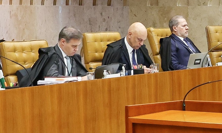 Mendonça acusa Moraes de direcionar investigação no STF