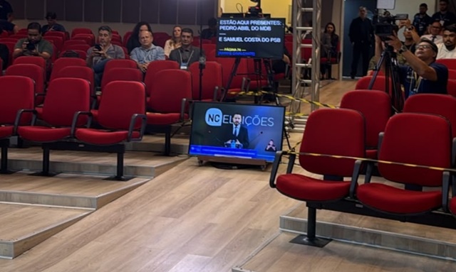 Debate da TV Norte vira vazio e só dois candidatos ao governo comparecem
