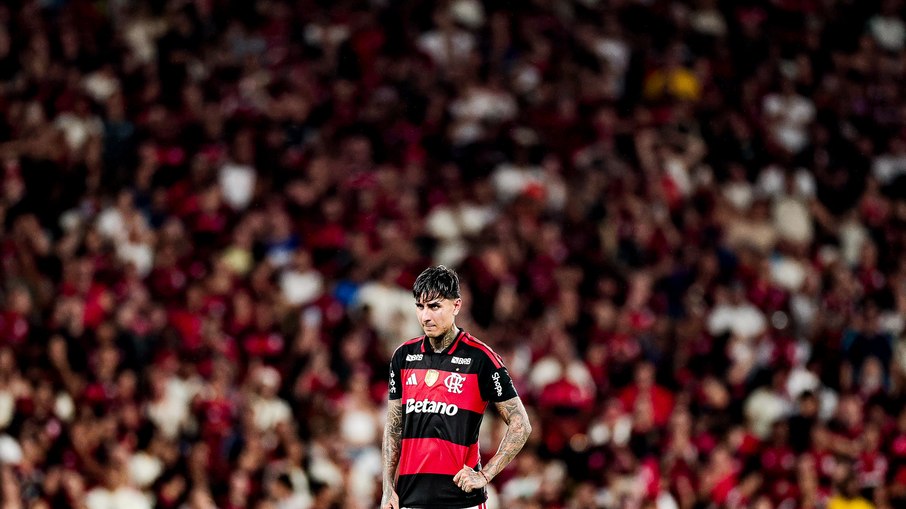 Torcida do Vasco faz pedido inusitado a titular do Flamengo
