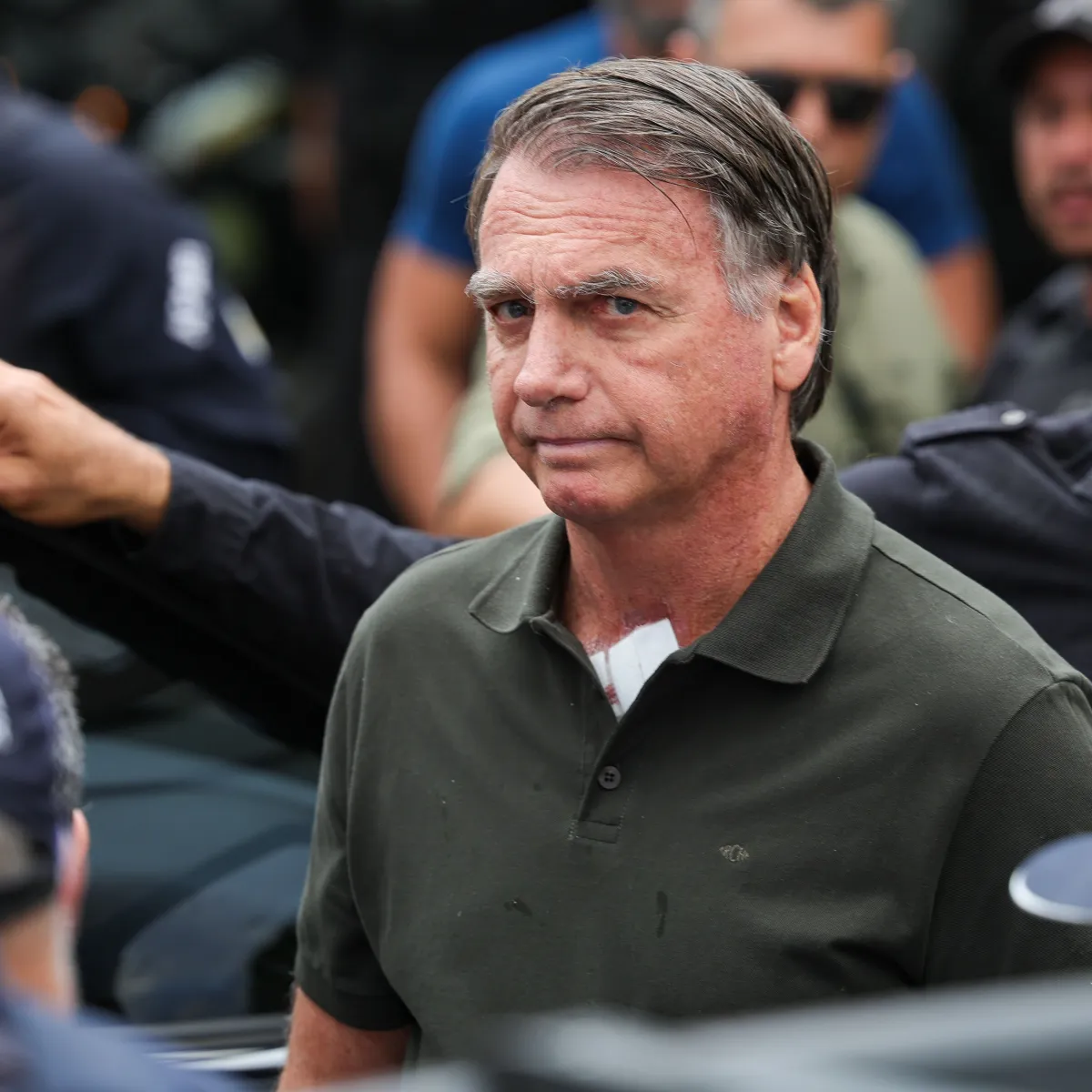Defesa de Jair Bolsonaro pede a Kassio Nunes suspensão de pena por trama golpista
