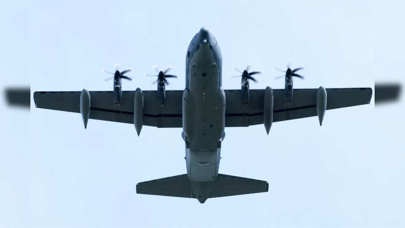 Avião que prendeu Maduro pousa na Base Aérea de Campo Grande para exercício
