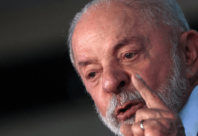 Preocupado com Flávio, Lula bate o martelo e não vai ao debate da Rede Globo