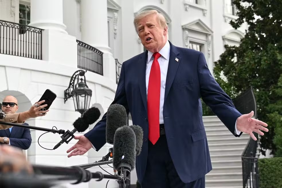 Senadores dos EUA alertam governo de Donald Trump contra interferência no Brasil
