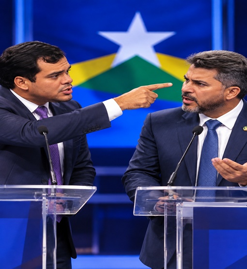 Expedito encurrala Marcos Rogério com pergunta sobre mala de R$ 1 milhão