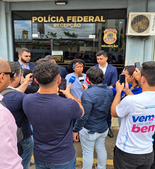 Sílvia Cristina vai à Polícia Federal e pede apuração sobre crime racial que sofreu