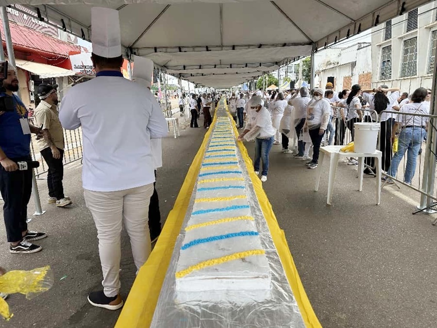 É hoje! Bolo de 112 metros será cortado às 16h na Estrada de Ferro Madeira-Mamoré