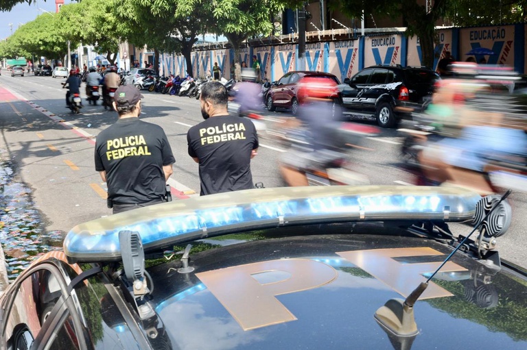 PF apreende R$ 2,85 milhões e conduz 204 pessoas durante as eleições de 2026
