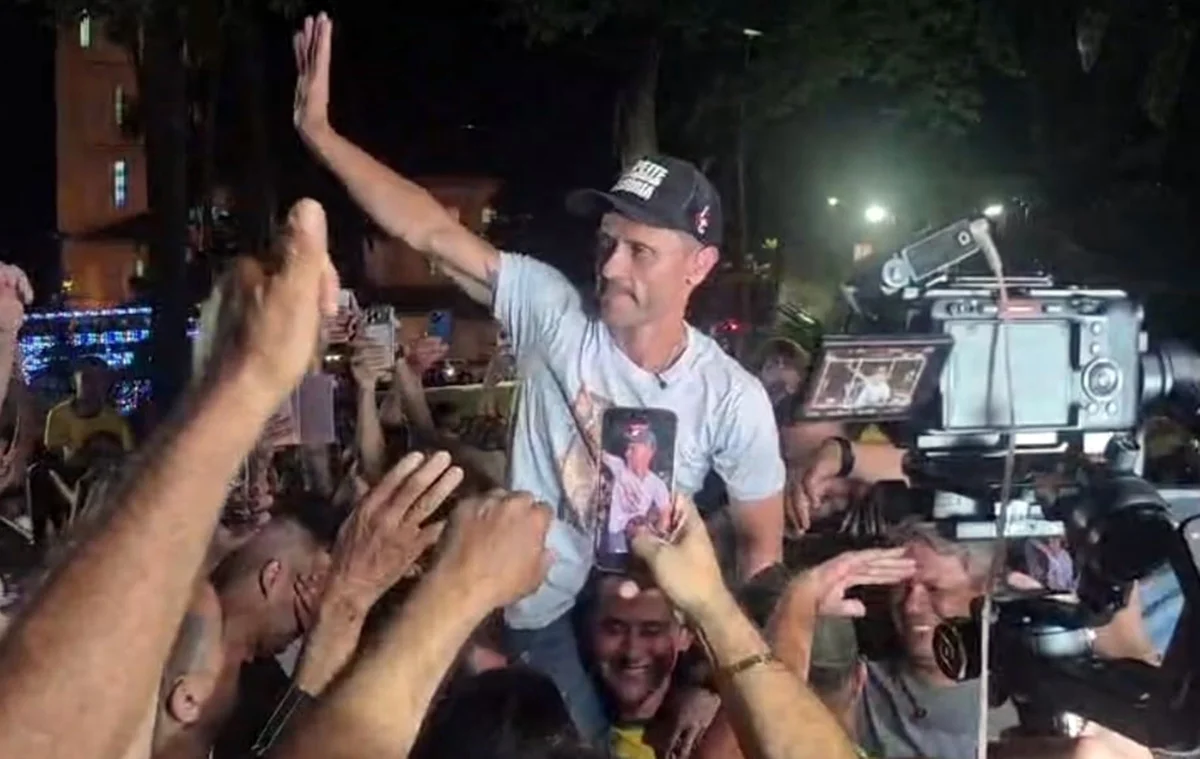 Governador eleito de Minas, Cleitinho declara seu apoio a Flávio Bolsonaro no 2° turno