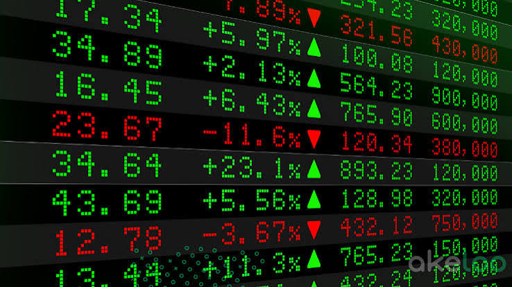 Ibovespa salta a 209 mil pontos e dólar fica abaixo de R$ 5 após vitória de Flávio no 1º turno

