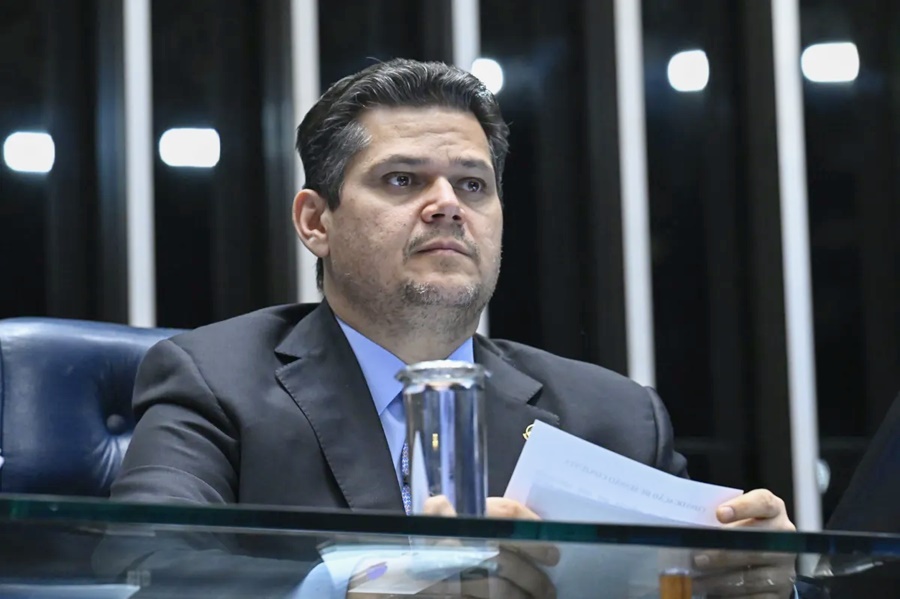 Alcolumbre sinaliza votação da PEC do fim da 6x1 na próxima semana