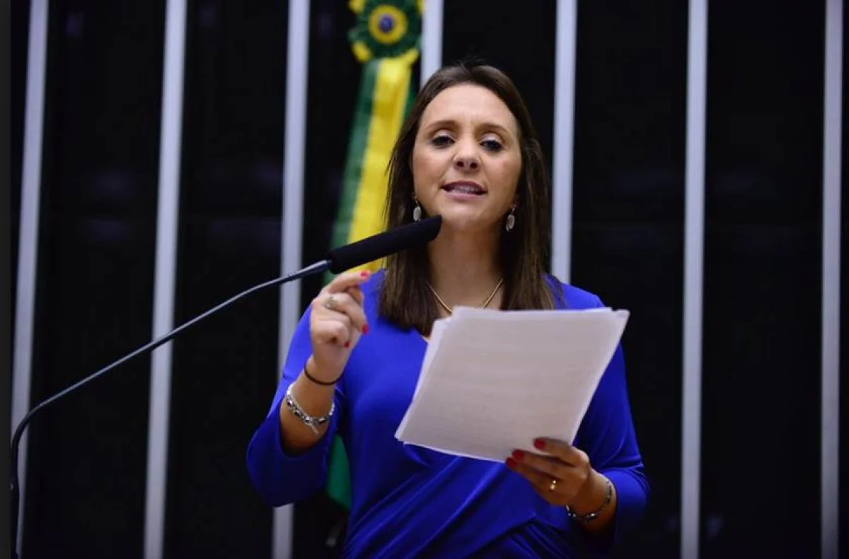 Podemos deve confirmar apoio a Flávio Bolsonaro contra Lula no segundo turno da eleição 

