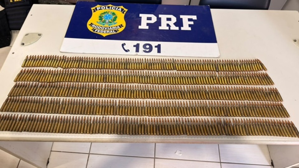 Polícia apreende 103 kg de skunk e quase 500 munições de fuzil na BR-364