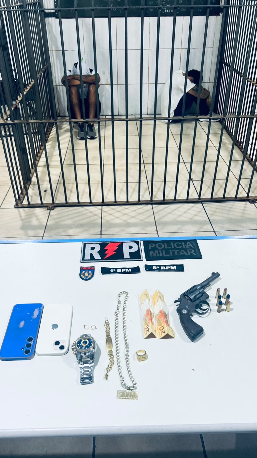 PM prende dois homens após denúncia de ameaças com arma de fogo 