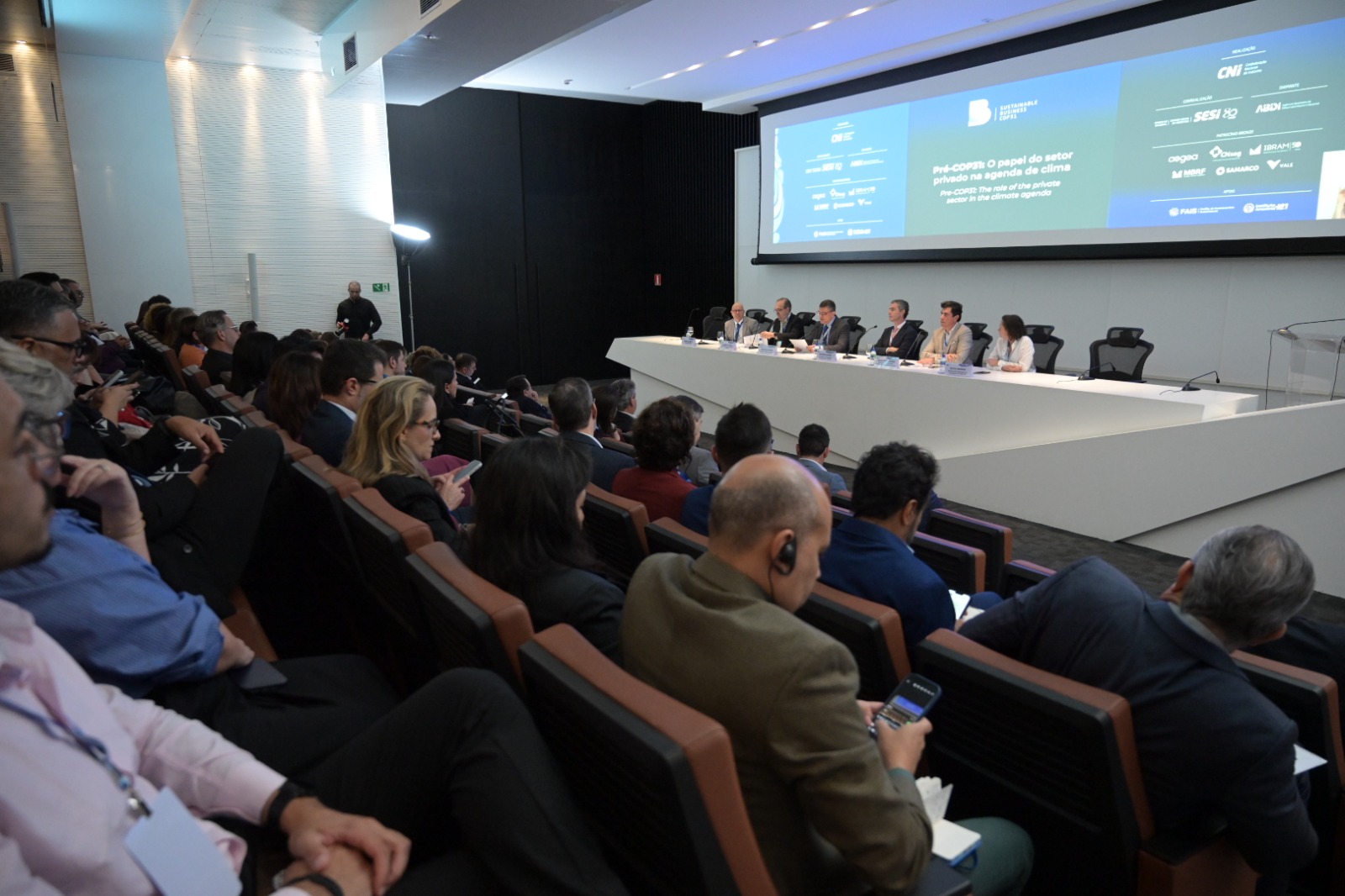 Presidente da FIERO integra mesa de abertura do evento Pré-COP31