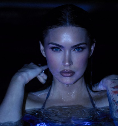 Atriz Megan Fox cria perfil em plataforma sexual e faz site cair devido à procura
