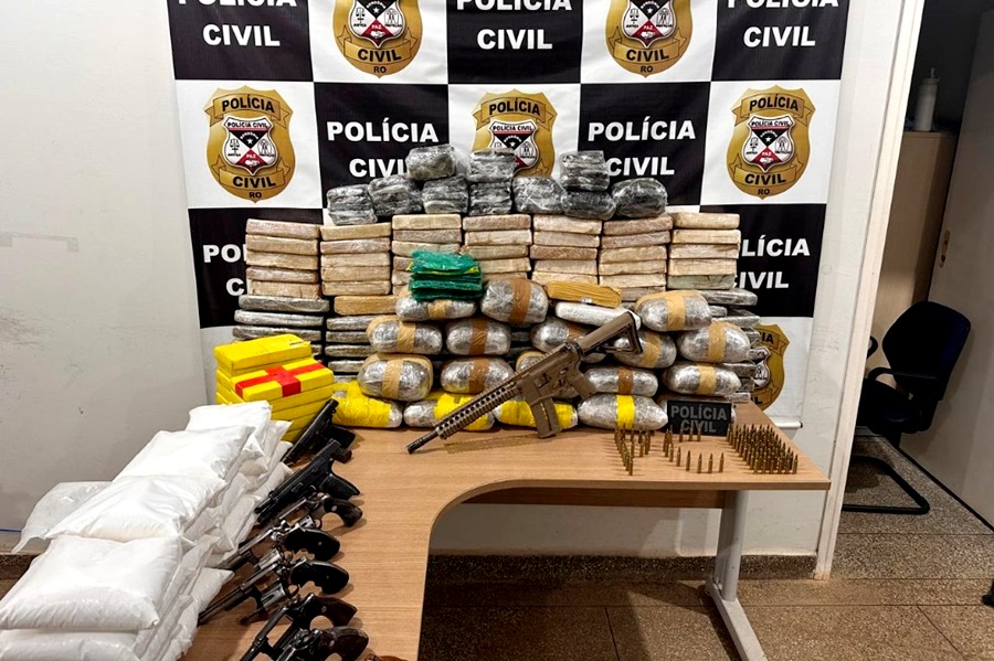 Polícia apreende 146 kg de drogas, fuzil e outras oito armas após perseguição em RO