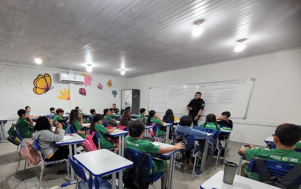 Prefeitura antecipa feriado escolar do Dia do Professor para esta terça, 13