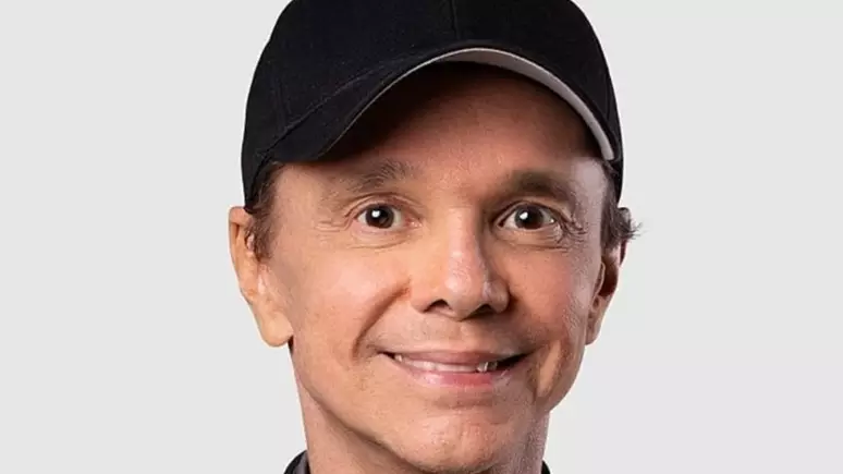Morre cantor Netinho, aos 60 anos, após luta contra um câncer