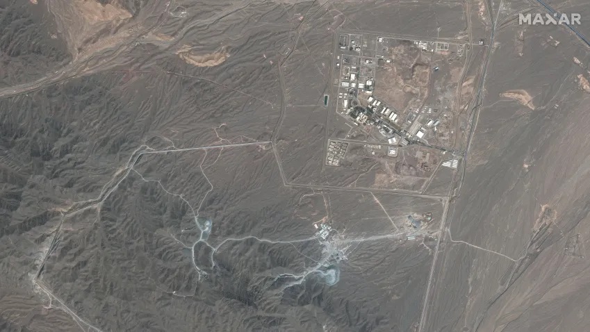 Como é a “mãe de todas as bombas”, que EUA querem usar Irã em instalações nucleares do Irã
