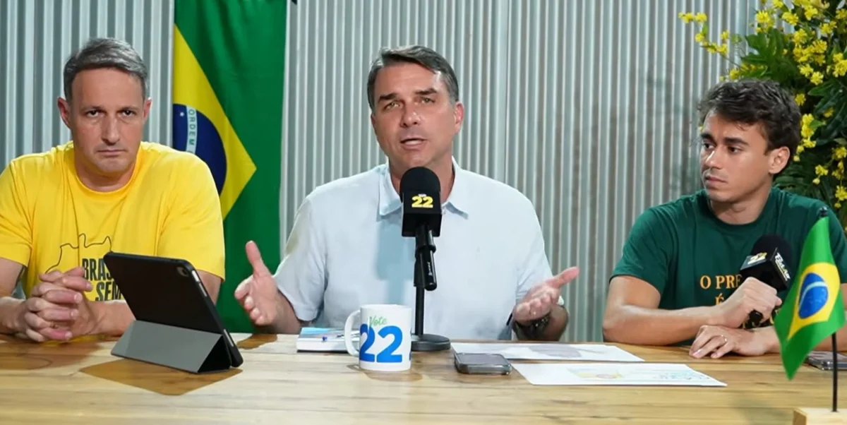 Flávio Bolsonaro defende redução da maioridade penal e ironiza emenda do PT