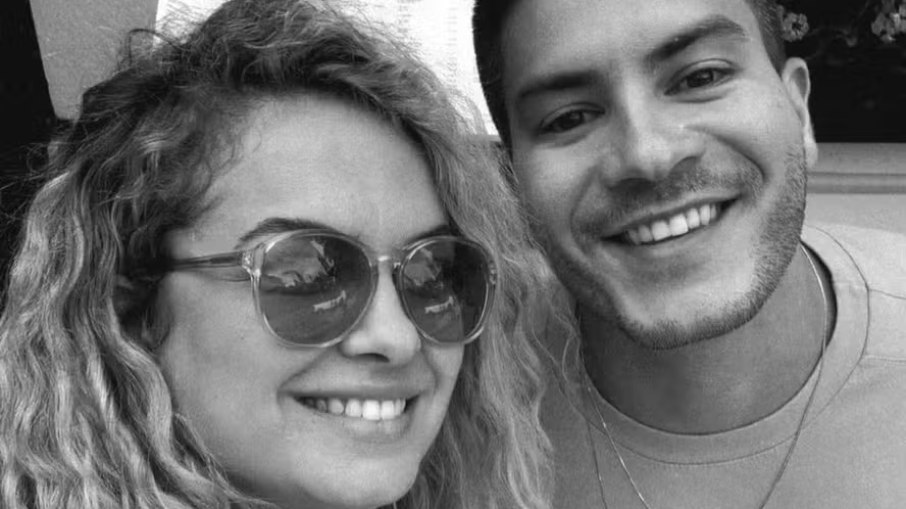 Arthur Aguiar entra em choque ao saber da morte da ex-namorada, Lua Blanco
