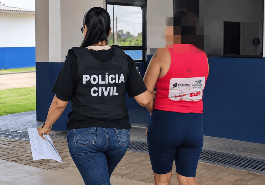 Mulher de 39 anos é presa por suspeita de coação e favorecimento de criminosos em Porto Velho