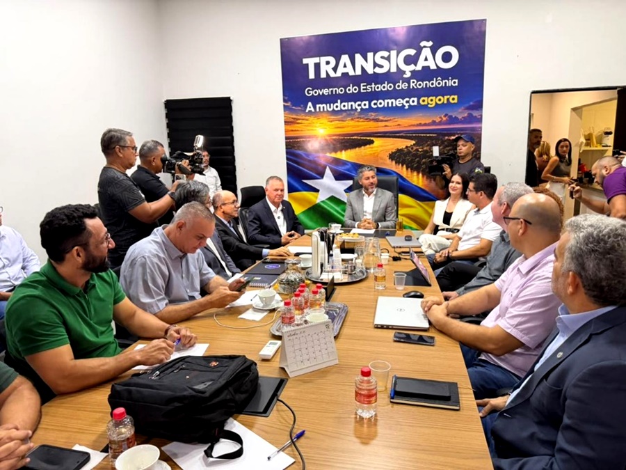 Marcos Rogério reúne equipe de transição e determina diagnóstico dos serviços 