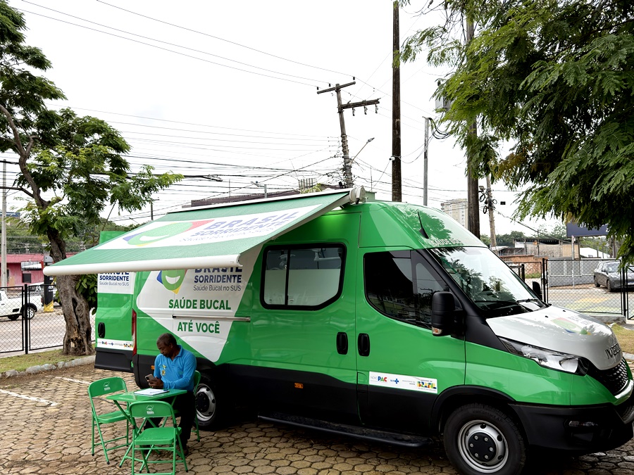 Prefeitura entrega Unidade Odontológica Móvel para ampliar atendimento em PVH