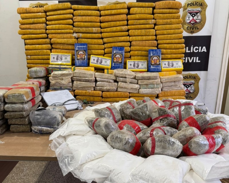 PC apreende 244 kg de drogas após confronto armado com traficantes 